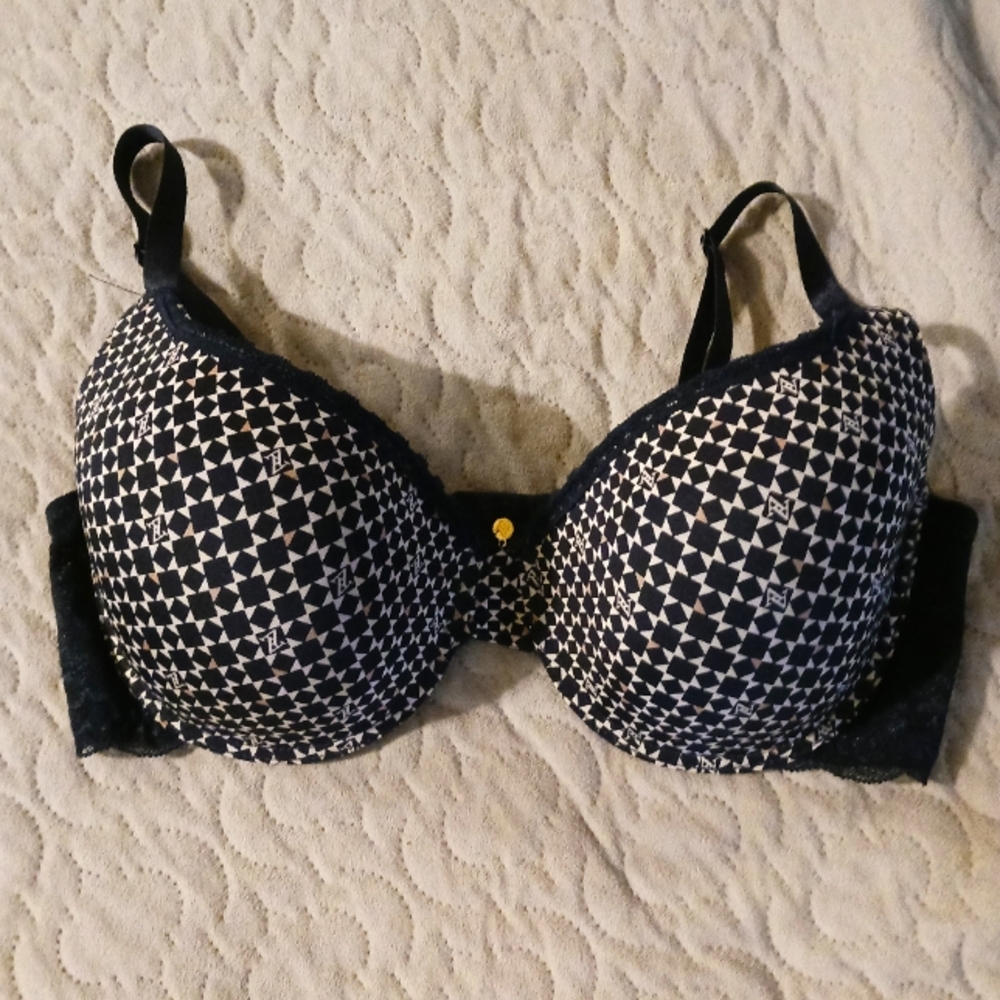 NWOT! Adrienne Vittadini Bra Sz 40D